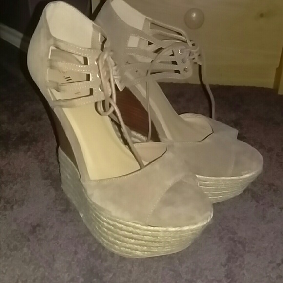 Shoes - Picture 1 of 4